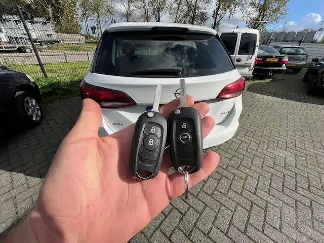 Opel karl autosleutel bijmaken